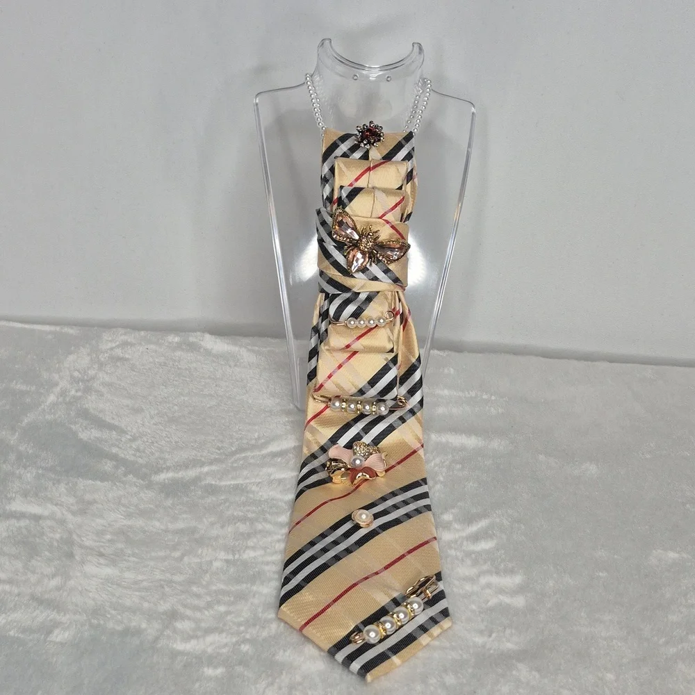 Handcrafted Luxury Fashion Necktie Necklace 📿 (PLAID PLEASURES)